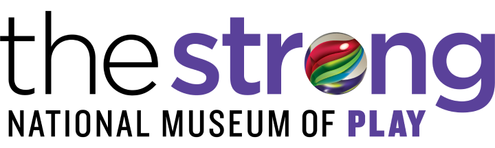 Strong国家游戏博物馆的标志，用大理石代替“Stron足球新闻manbetx26.0g”中的“O”。“强壮”一词和副标题中的“玩耍”一词都是紫色的。